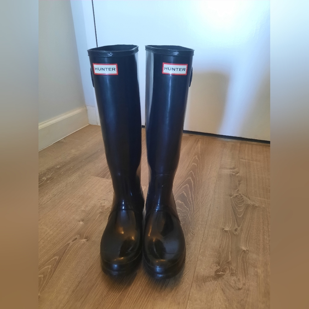 EUC Black Hunter Boots size 8